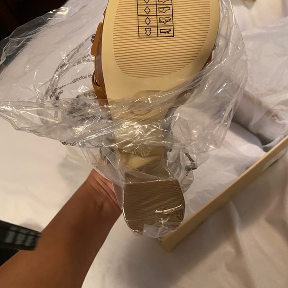 Micheal Kors Austin’s Platforms Leather - Picture 1 of 4